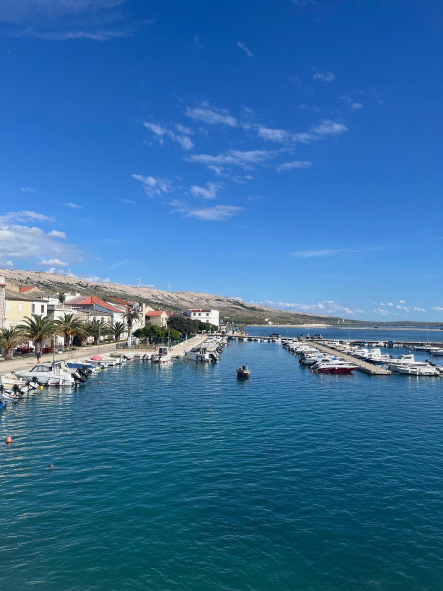 Apartmani Mila Pag Town Exteriör bild