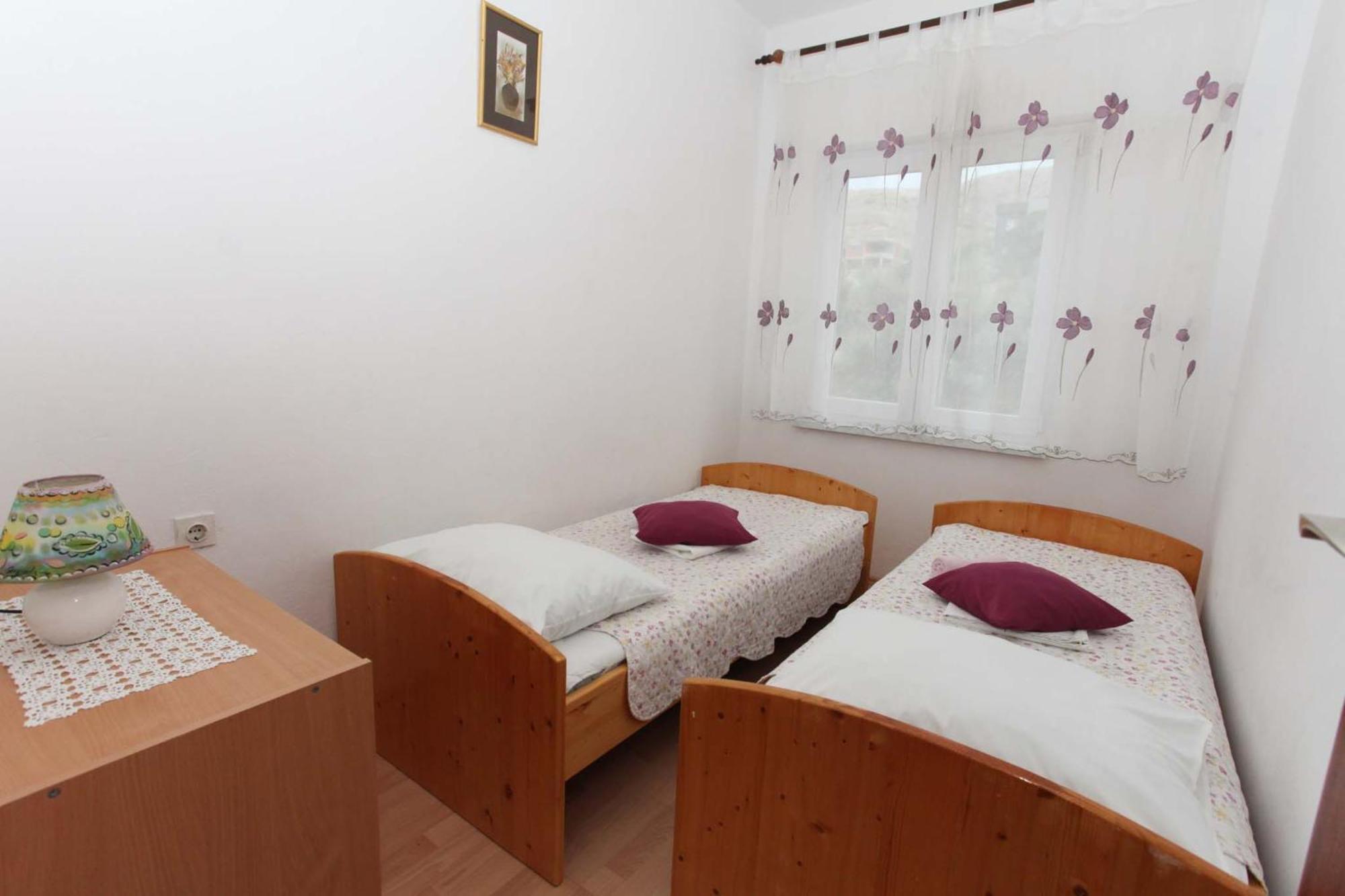Apartmani Mila Pag Town Exteriör bild