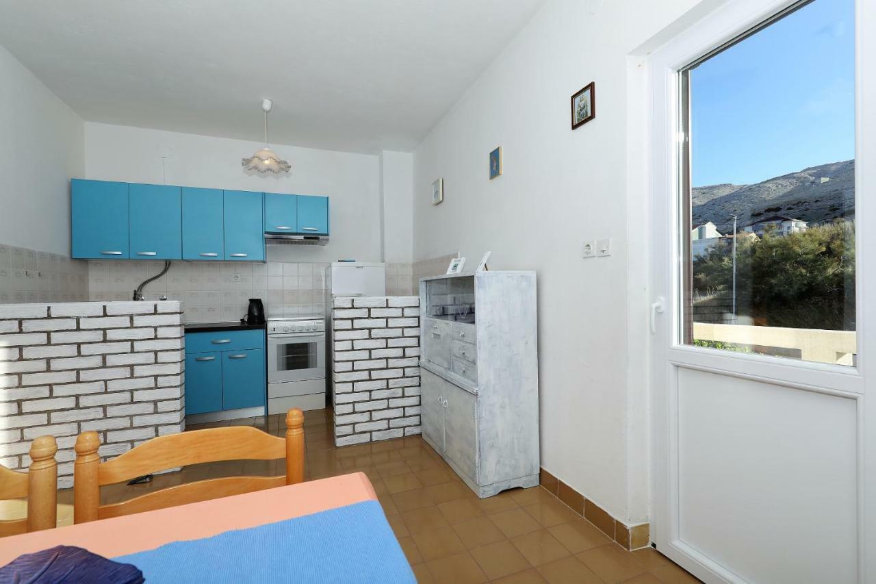 Apartmani Mila Pag Town Exteriör bild